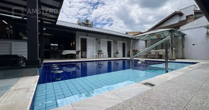 Casa de luxo em condomínio à venda em bertioga/sp, 6 suítes, 3 salas, 8 banheiros, 4 vagas de garagem, 252m².