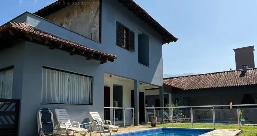 CASA EM CONDOMÍNIO EM 2 TERRENOS, COM PISCINA, NO MAITINGA BERTIOGA