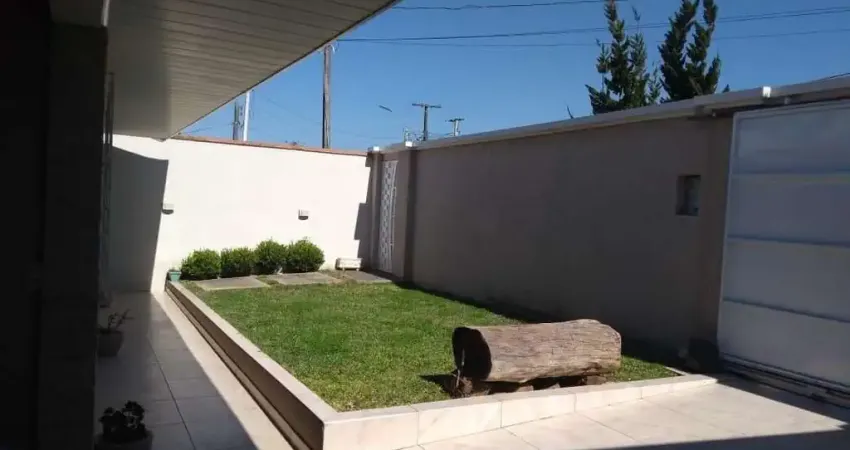 Casa com 3 quartos à venda na Rua Paranaguá, 199, Iguaçu, Araucária