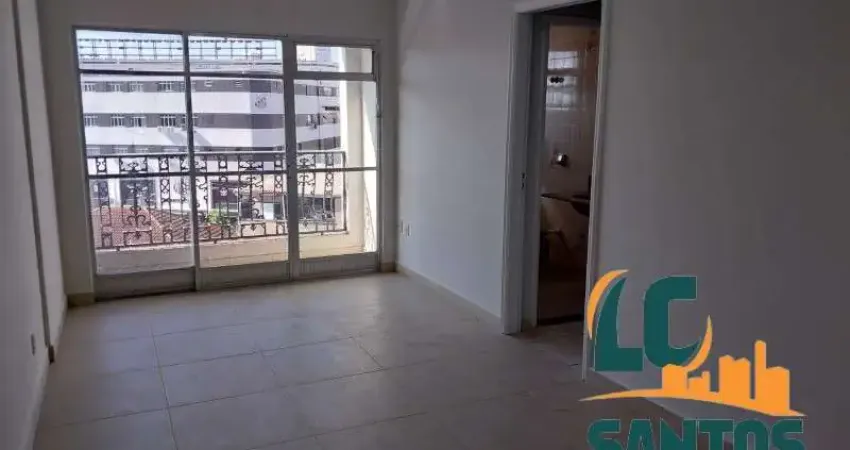 Apartamento com varanda, vista livre e garagem demarcada no coraçao da vila belmiro em santos .