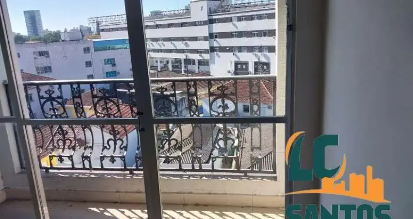 Apartamento com varanda, vista livre e garagem demarcada no coraçao da Vila Belmiro em Santos .