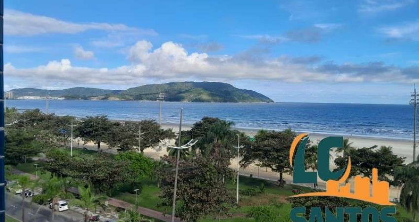 Frente ao Mar, Reformado: Seu Lar com Vista Incrível no Boqueirão em Santos .
