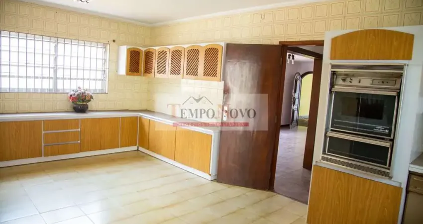 Casa com 4 quartos para alugar na Vila Pereira Cerca, São Paulo 
