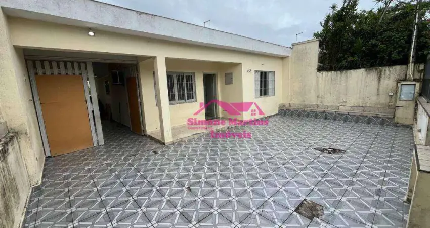 Casa isolada em lote inteiro á venda na praia de mongaguá, vale a pena conferir!