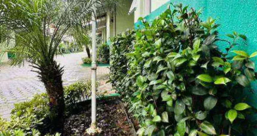Village com 2 dormitórios à venda, 81 m² por R$ 302.900,00 - Centro - Mongaguá/SP