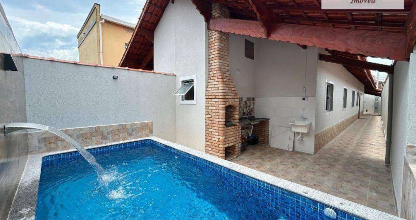 Casa com 03 quartos lado praia na cidade de Mongaguá