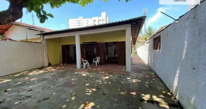 OPORTUNIDADE, CASA EM LOTE INTEIRO LADO PRAIA NA CIDADE DE MONGAGUA