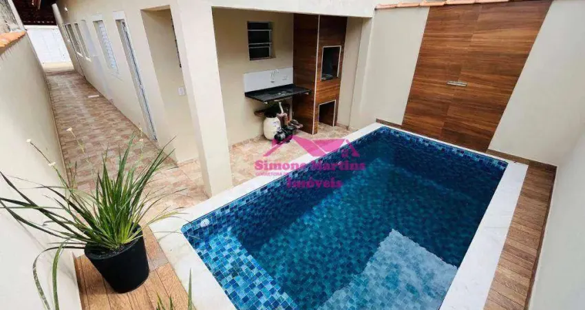 Casa nova com piscina á venda em localização privilegiada na praia de itanhaém
