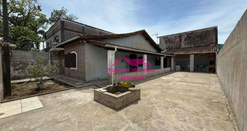 Casa em lote inteiro em localização privilegiada na praia de mongaguá