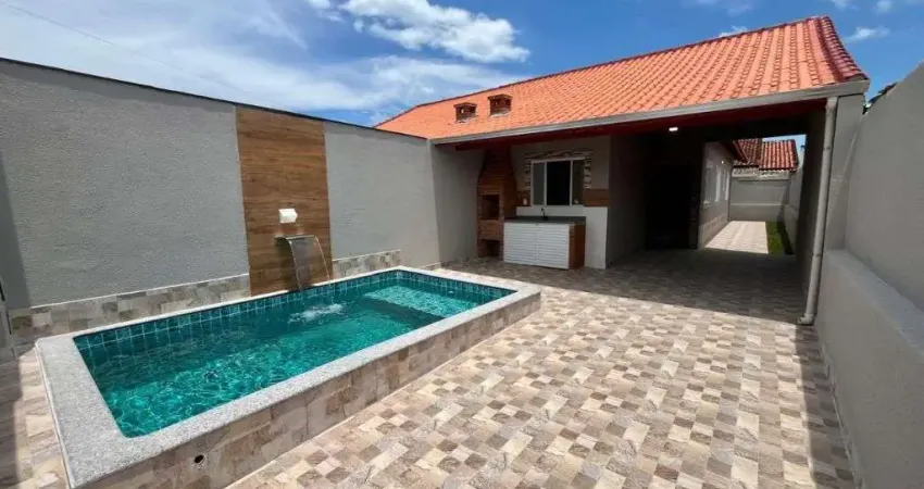 Casa nova com piscina á venda na praia de itanhaém, vale a pena conferir!