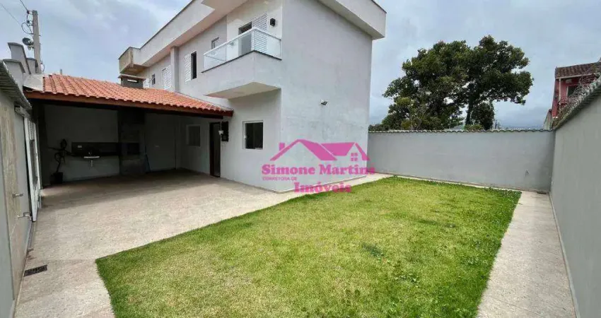 Sobrado novo com 02 quartos e amplo espaço de quintal á venda na praia