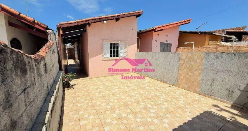 Casa com 03 quartos á venda na praia de mongaguá, oportunidade