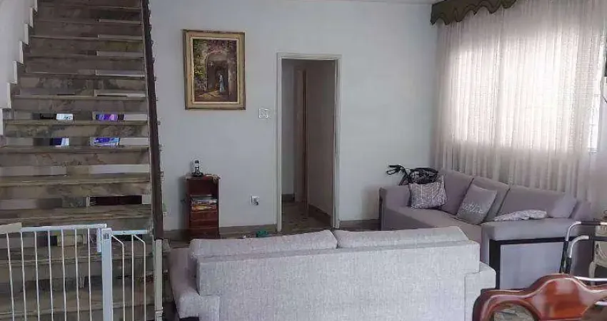 Excelente Sobrado Próximo à Praia - Ideal para Residência ou Comércio!