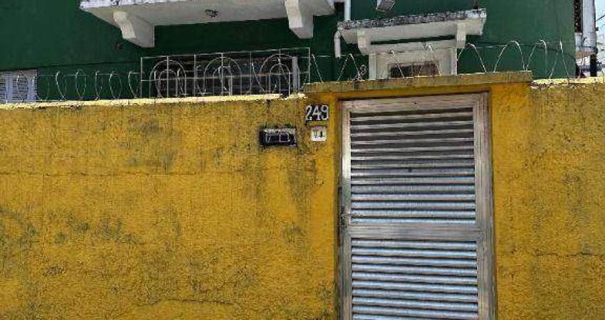 Ótima sobrado de esquina todo isolado para fins comerciais bem localizada .