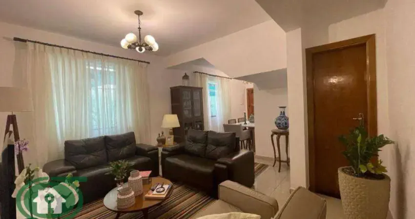 Casa Térrea à Venda no Embaré – Santos/SP | 3 Suítes, Quintal, Piscina e Churrasqueira