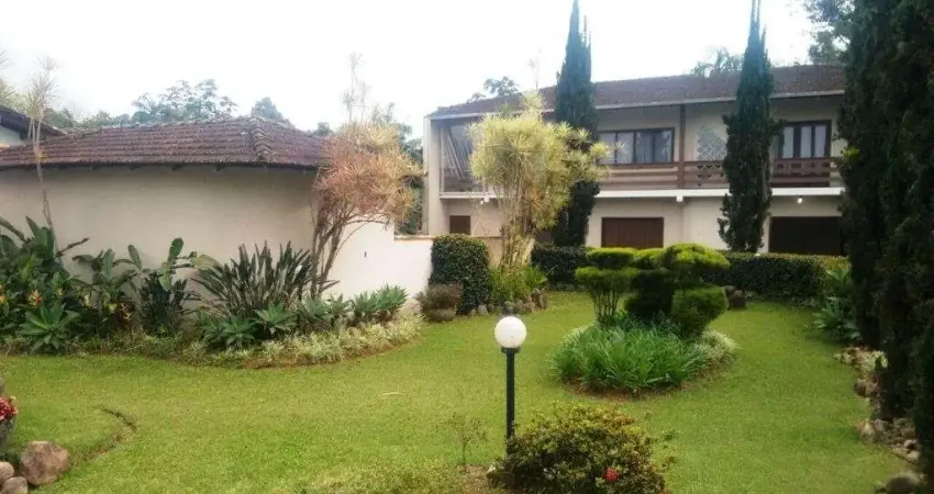 Casa com 3 quartos para alugar no Bom Retiro, Joinville 