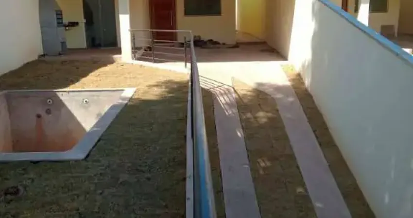 Casa a venda com 3 dormitórios e piscina - Terra Preta/Mairiporã