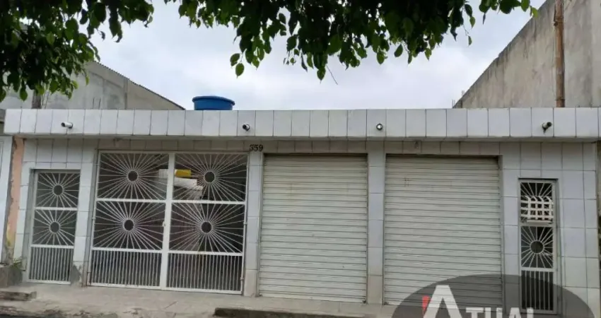Vende-se casa com ponto comercial em Itaquaquecetuba - SP.