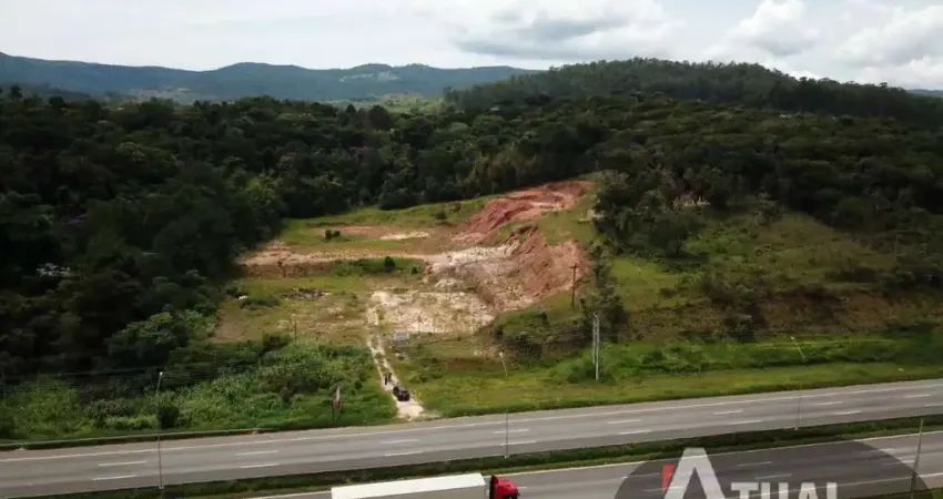 Área  industrial á venda  de 15 mil m² em Atibaia do lado da Fernão dia.