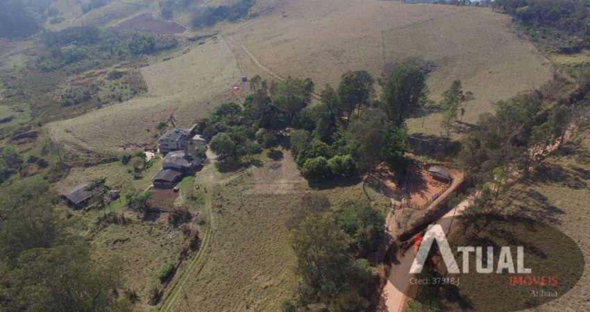 Sitio a venda em Piracaia a 800 mts do asfalto área de 400 mil m² .