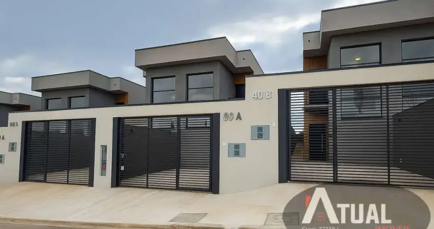 Casa à venda em Atibaia, na Avenida Lucas Nogueira Garcez