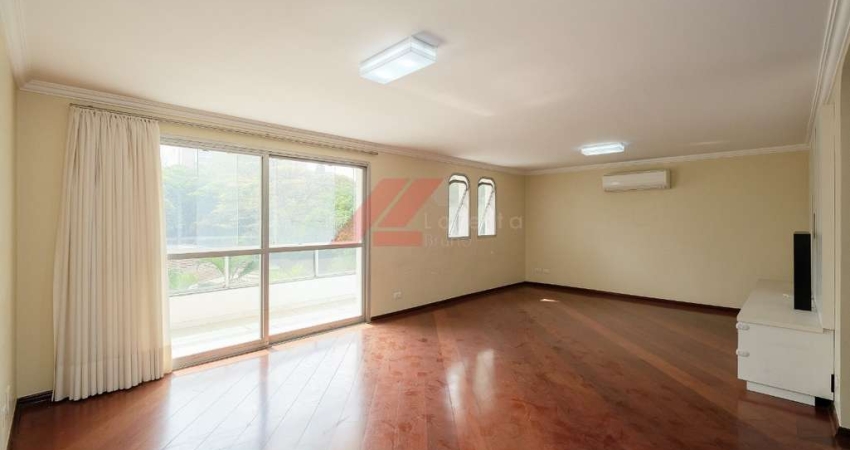 Apartamento de luxo à venda no Campo Belo, São Paulo-SP: 3 quartos, 3 suítes, 1 sala, 3 vagas de garagem, 215m².