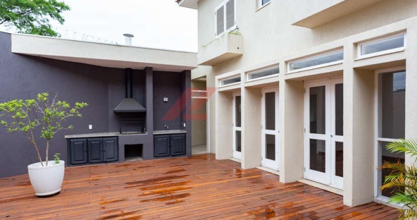 Imperdível oportunidade: Casa de alto padrão em condomínio fechado no Retiro Morumbi, São Paulo-SP! 4 quartos, 4 suítes, 3 salas, 4 vagas de garagem, 465m². Próximo ao Shopping Morumbi.