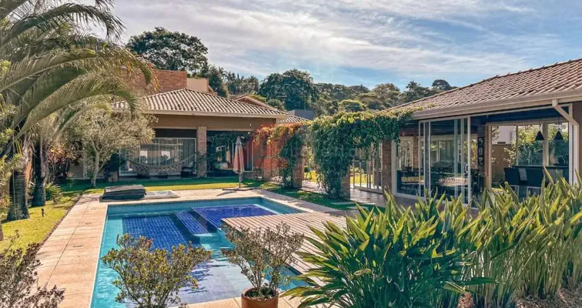 Luxuosa casa em condomínio à venda em Cotia-SP, Parque Dom Henrique: 4 quartos, 4 suítes, 2 salas, 7 banheiros, 6 vagas, 549,90 m².