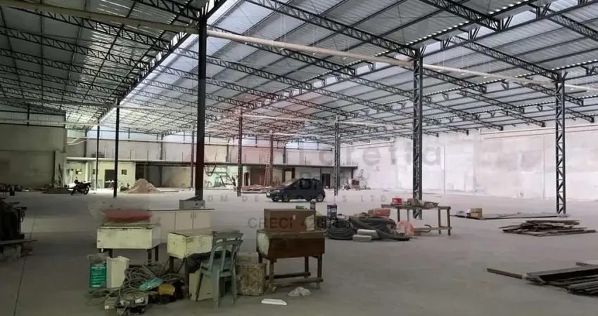 Galpão para alugar com terreno de 3000m² e área construída de 3000m² no Cambuci!! Em vão livre,pé direito variável de 5 a 7 metros. Ótimo para sua empresa. ZM.