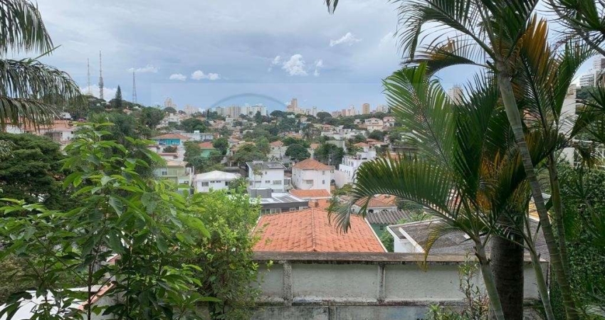 Casa à venda em São Paulo, Pacaembu: 5 quartos, 2 suítes, 3 salas, 4 banheiros, 3 vagas de garagem, 326m² de área