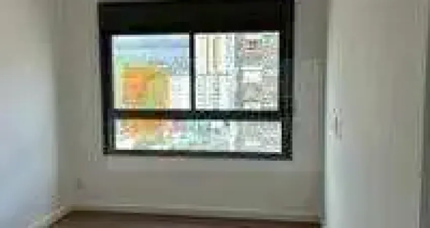 Condomínio com amplo lazer, incluindo piscina com sky deck e vista infinita no rooftop, a mais de 70m de altura. Com fácil acesso à Vergueiro, e entre os parques Ibirapuera e da Aclimação.