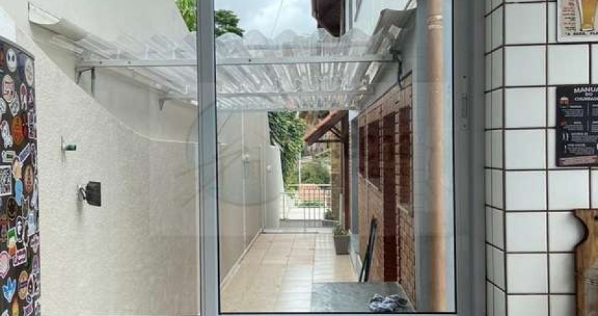 Casa assobrada de 500m² em Horto Florestal - 3 suítes e 3 vagas (ACEITA PERMUTA EM ILHABELA)
