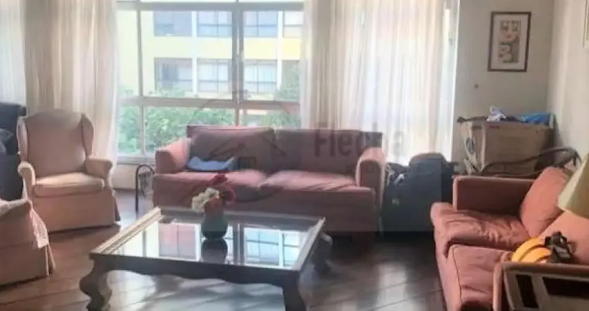 Excelente apartamento 240m² de área privativa, 3 dormitórios (sendo 1 suíte) e 2 vagas.