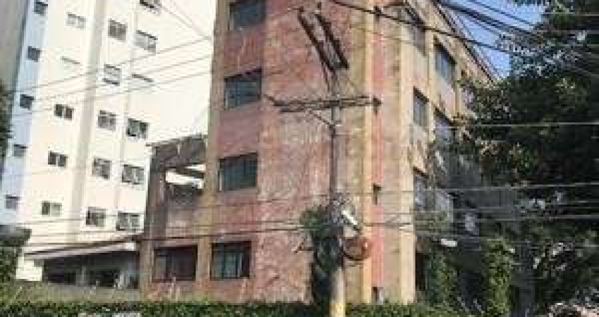 PRÉDIO COMERCIAL EM CHÁCARA INGLESA COM 1083M², Área: em 353,76m² de terreno, foram construídos 1.083m² com sete pisos,13 vagas. Localizado próximo da estação de Metrô Praça da Árvore.