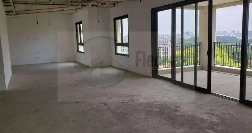 Cobertura assobradada de 455m² e área total de 863 m², 4 suítes, 6 vagas.