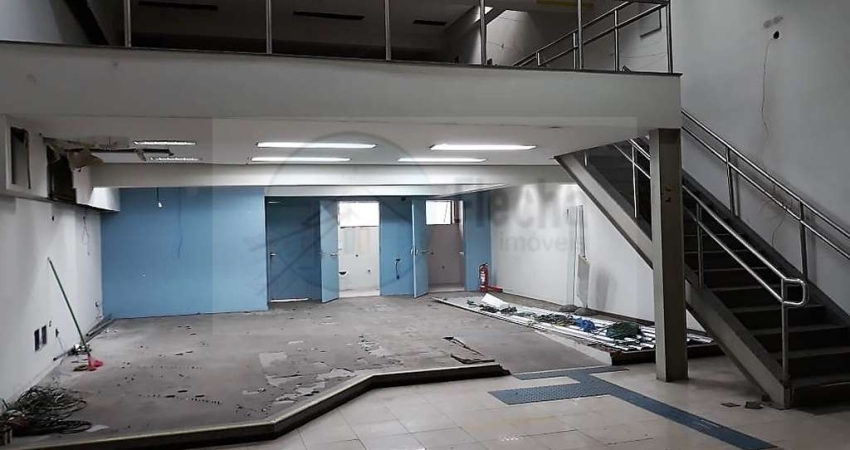 SANTA CECILIA - Prédio c/ 3 pavimentos,18 vagas. Bem localizado. Precisa de reforma.