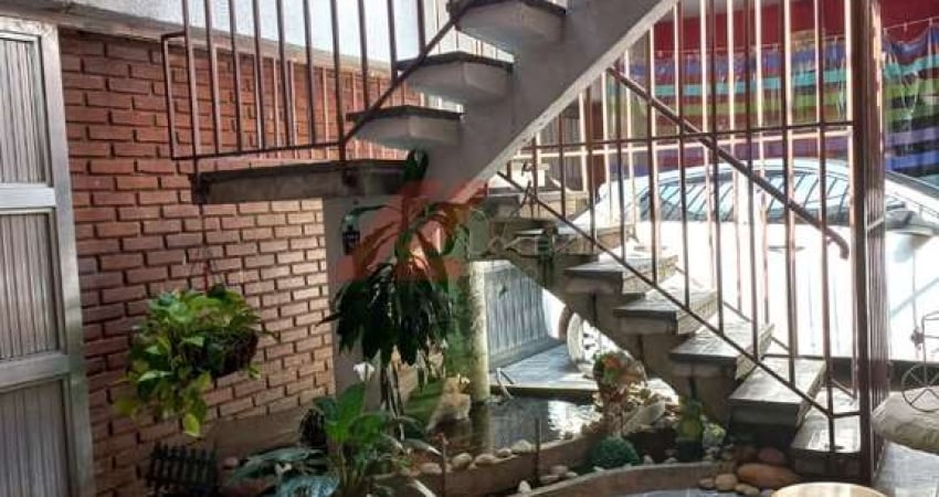 Imperdível! Casa à venda em Perdizes, São Paulo-SP, com 5 quartos, 3 suítes e 3 vagas de garagem.
