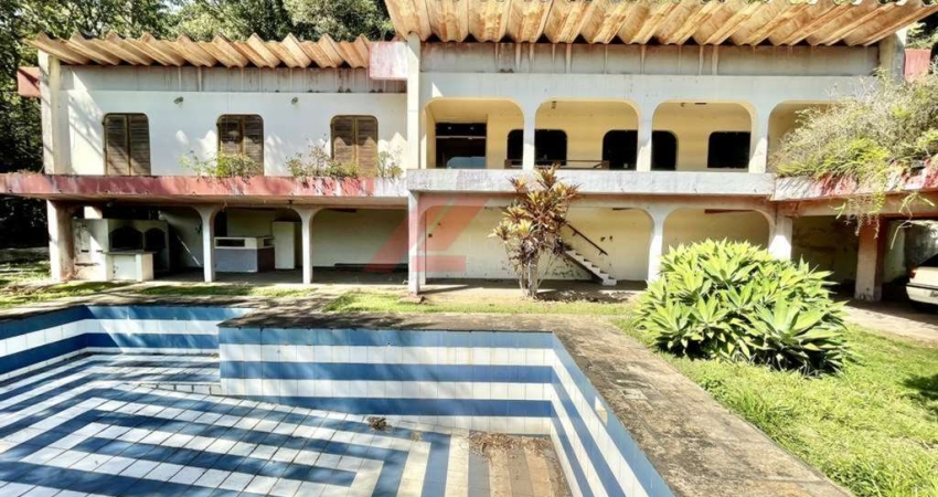 Imperdível casa para venda ou locação em Cotia-SP, Jardim Colibri: 4 quartos, 2 suítes, 3 salas, 4 banheiros, 6 vagas de garagem, 700m².
