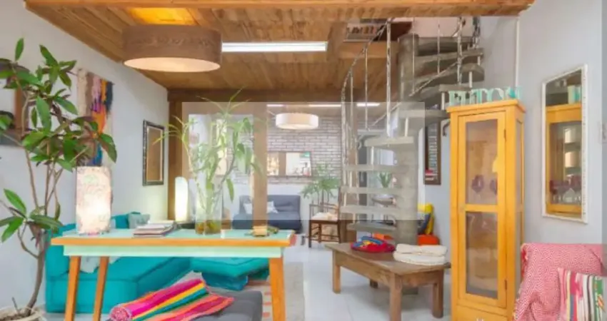Casa Comercial com 5 Salas e 4 Banheiros em Indianópolis, São Paulo-SP: Venda ou Locação! Estuda permuta até 300.000
