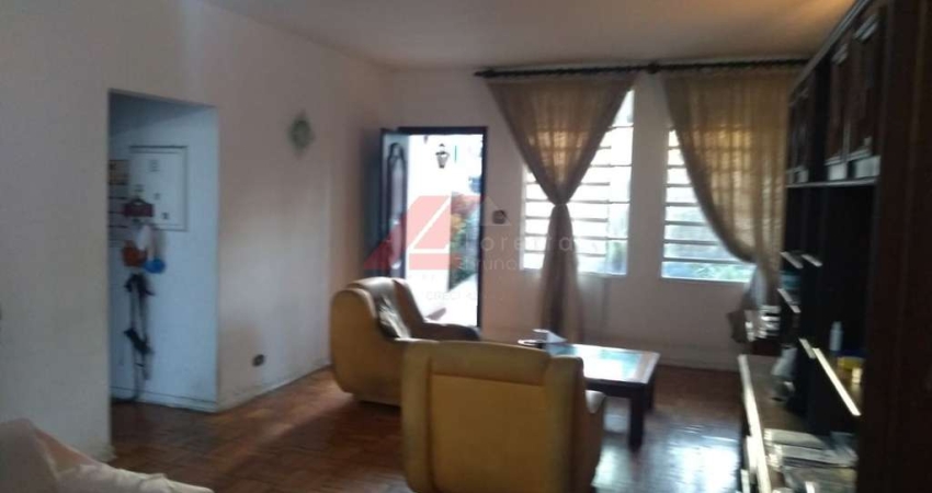 Excelente oportunidade de locação: Casa comercial de 6 quartos com suíte e 2 salas no Jardim Bontempo, Taboão da Serra-SP!
