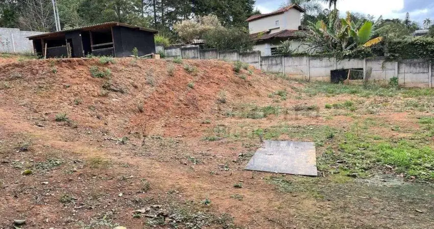 Condomínio renoir ii/iii - lote limpo e pronto para construir! at total: 1.802,00 m² (20 m de frente/33m fundos/66m lateral dir./71,50m lateral esq.)