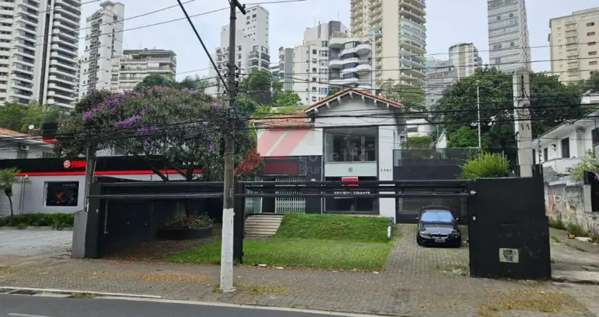 Casa comercial para alugar na Avenida Pacaembu, 1754, Pacaembu, São Paulo