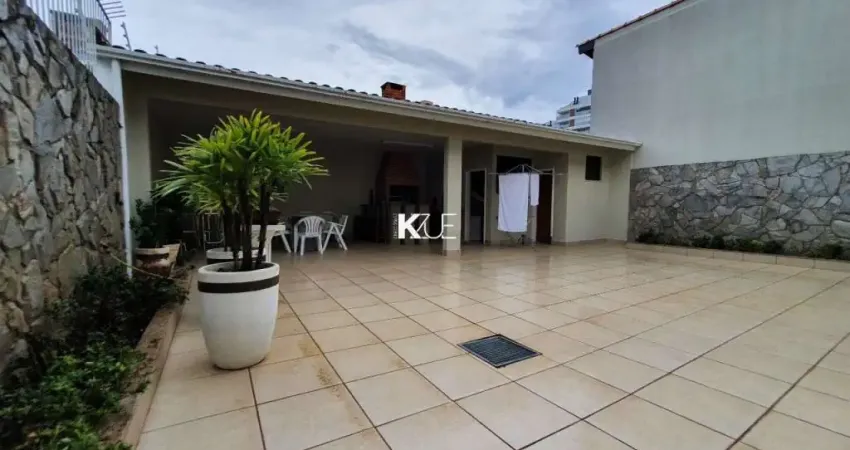 Casa com 4 quartos à venda na Rua Humaitá, --, Estreito, Florianópolis
