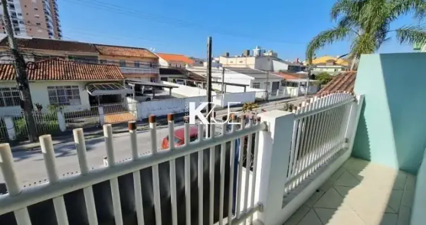 Casa com 5 quartos à venda na Rua Coronel Américo, --, Barreiros, São José