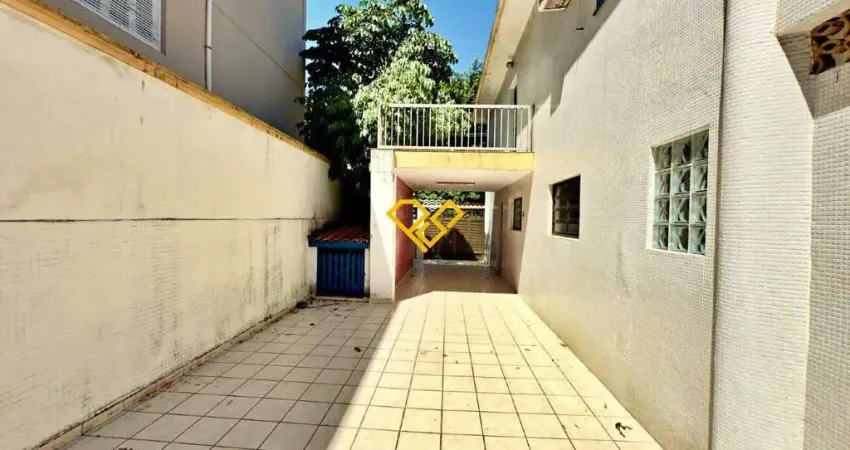 Casa com 3 quartos à venda no Embaré, Santos 
