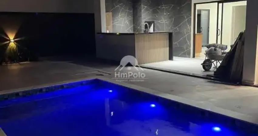 Casa sobrado em condomínio com 3 suítes, sendo 1 com closet, piscina e 2 vagas em Valinhos/SP