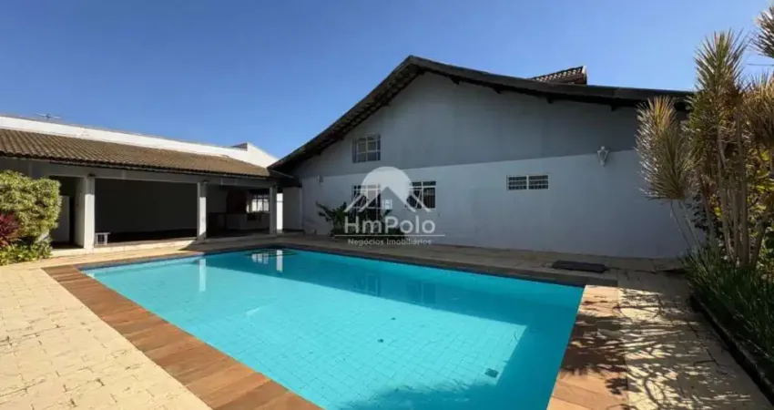 Casa com 4 quartos 1 suíte 4 banheiros 8 vagas para locação ou venda no Santa Genebra em Campinas-SP