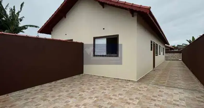 Imperdível oportunidade: Casa à venda em Itanhaém-SP, bairro Loty, 2 quartos, 1 suíte, 2 salas, 4 vagas, 60m²!