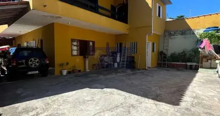 Casa Comercial de Luxo no Suarão: 7 quartos, 6 suítes, 250m², Itanhaém-SP
