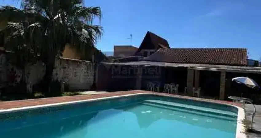 Imperdível oportunidade! Casa à venda em Itanhaém-SP, bairro Grandesp, com 2 quartos, 1 sala, 5 vagas de garagem e 90,00 m² de área.